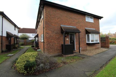 1 bedroom terraced house to rent - Photo 2