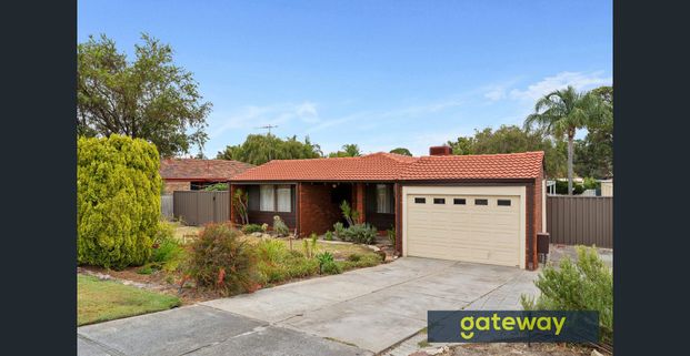Charming 3 Bedroom Home in a Prime Leeming Location! - Photo 1