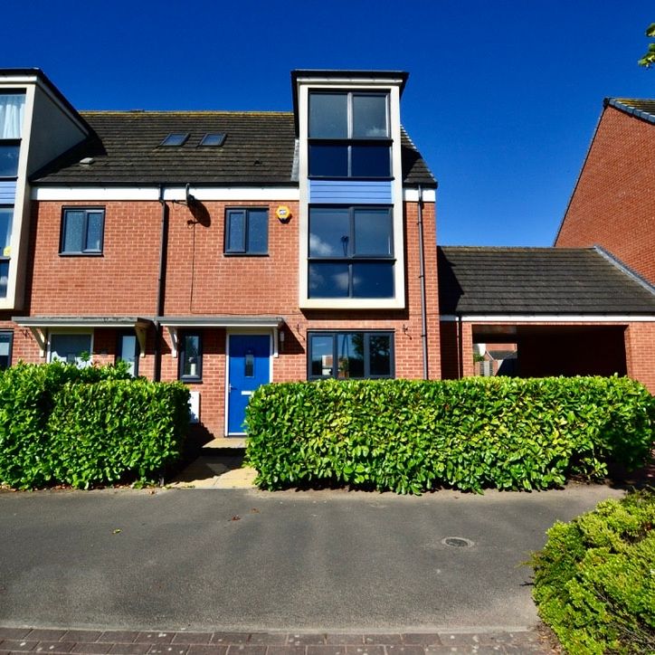 Four Bedroom Townhouse Available to Rent on Wagonway Drive, Newcastle Great Park - Photo 2