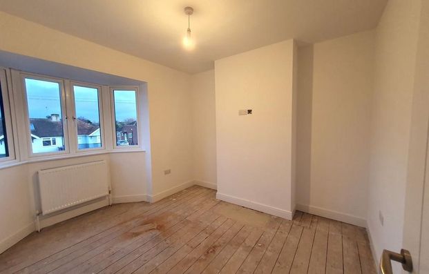 4 bedroom semi-detached house to rent - Photo 1