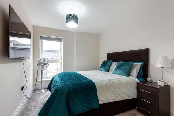 Trevenna, Slough, SL1 - Photo 1