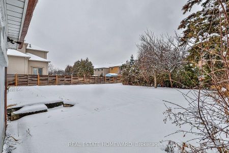 For Lease - 104 Crestwood Road, Vaughan, Ontario - Photo 5