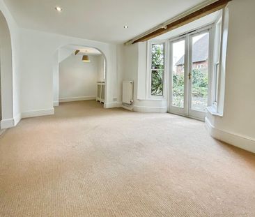 3 bedroom Semi-Detached House to let - Photo 5