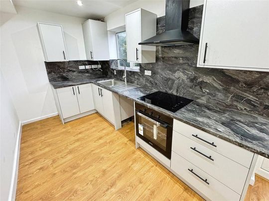 3 bedroom semi-detached house to rent - Photo 1