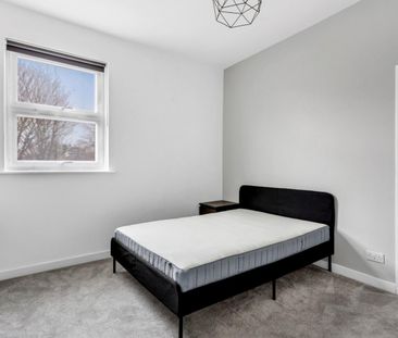 2 bedroom Flat To Let Total Size: 630 SQ FT - Photo 4