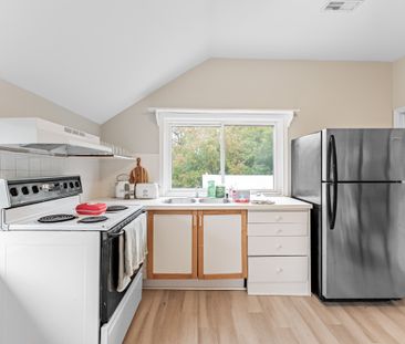 For Lease - 17277 Old Main Street Unit# Upper, Caledon, Ontario - Photo 4