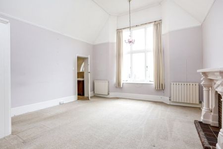 3 bedroom flat to rent - Photo 4