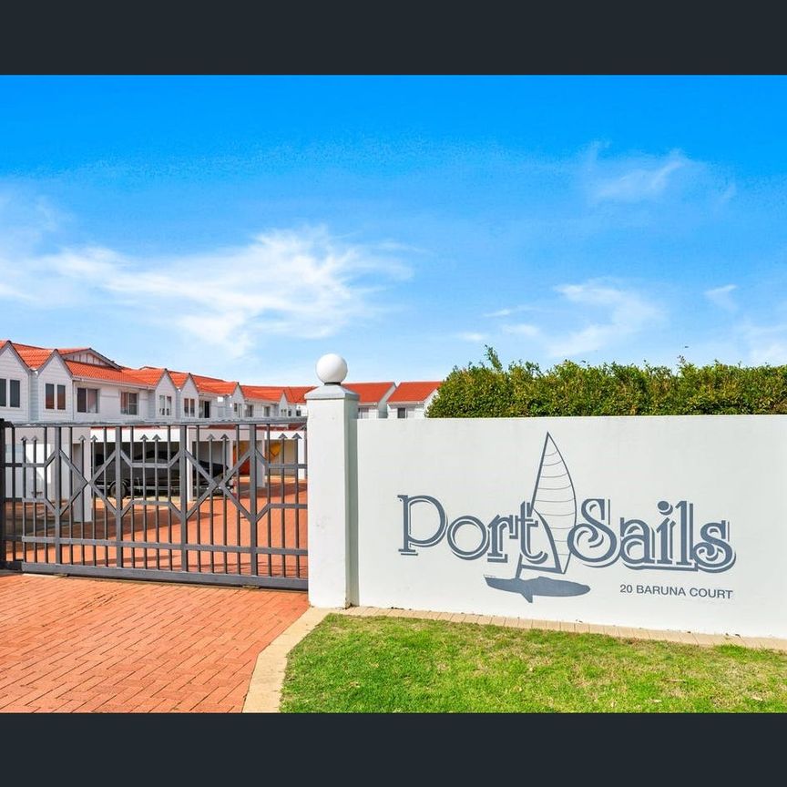 PORT SAILS ON THE CANALS - Photo 1