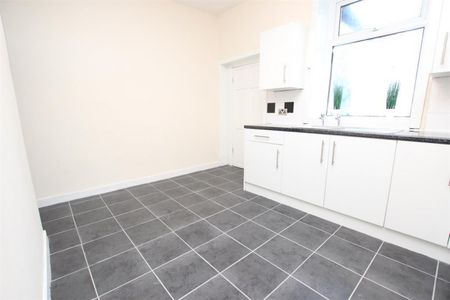 2 bedroom House To Let - Photo 4