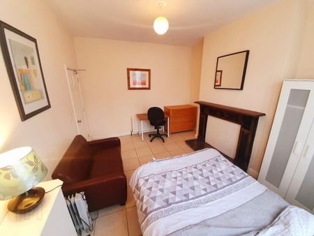 Room 1, 31 Sandhurst Drive, Stranmillis, Belfast, BT9 5AY - Photo 4