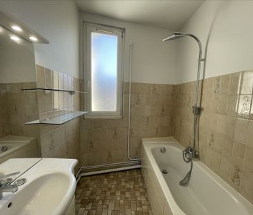 Location Appartement 2 pièces 67m² - Photo 3