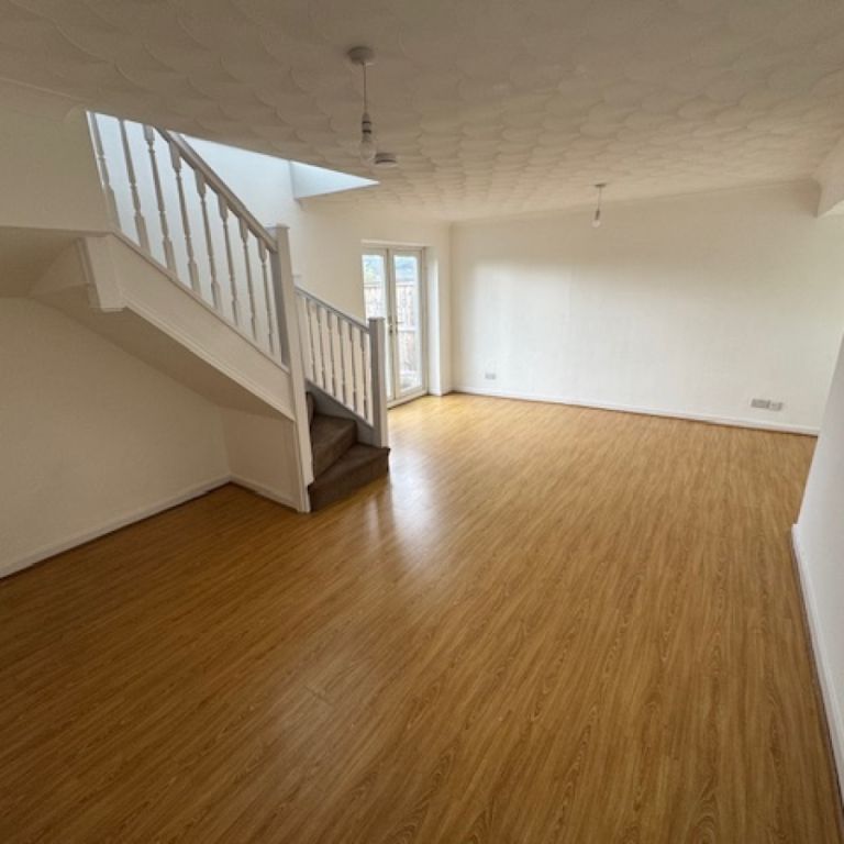 2 Bedroom Town House - Photo 1