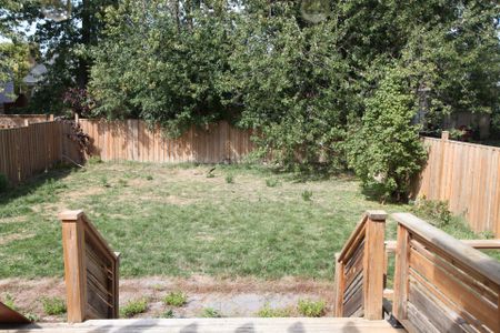 For Lease - 16 Clairlea Crescent, Toronto, Ontario - Photo 2