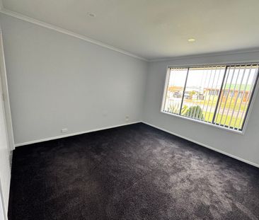 Comfortable Living in a Great Sorell Location - Photo 4