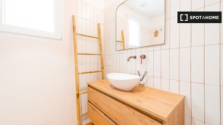 valencia, Valencian Community 46011 - Photo 4