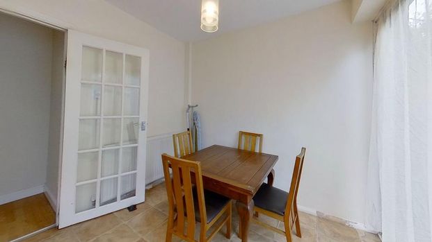 4 bedroom terraced house to rent - Photo 1