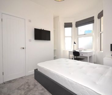 1 bedroom Flat To Let - Photo 2
