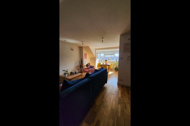 2 Bed Flat, Stoke Newington Road, N16 - Photo 1