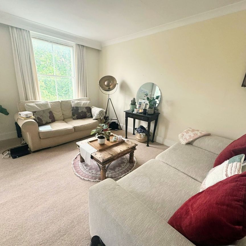 Room in a Shared Flat, St Stephen's Garden, W2 - Photo 1