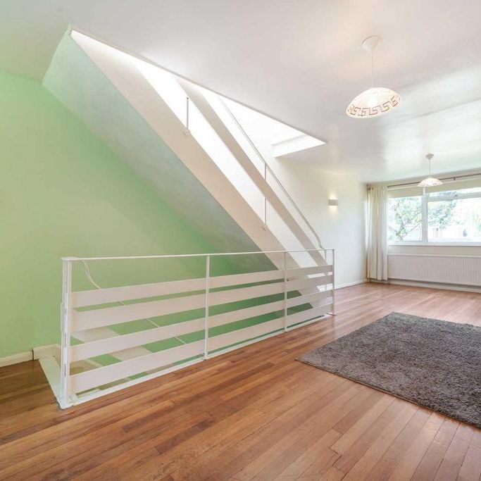 3 bedroom terraced house to rent - Photo 1