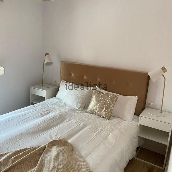 Alquiler de piso en Calle Marbella - Photo 1