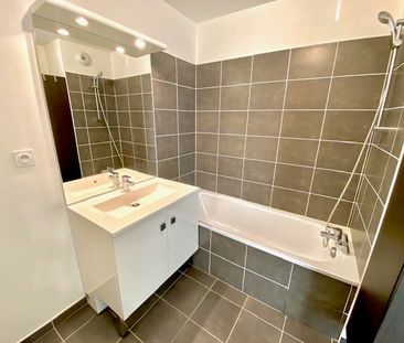 Location Appartement 3 pièces 65m² VILLEURBANNE 69100 - Photo 4