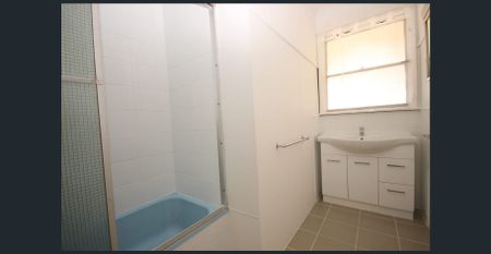 Updated 3 bedroom home. - Photo 5