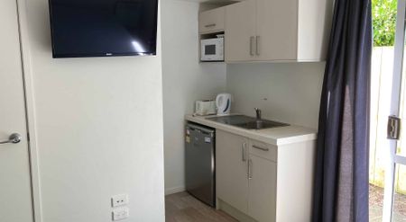 Semi-Furnished Studio - Photo 4