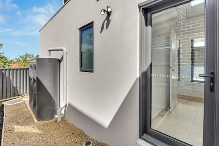 5 Rubicon Street, Reservoir VIC 3073 - Photo 2