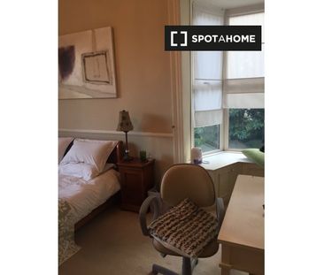 Room in 5-bedroom apartment in Churchtown, Dublin - Photo 1