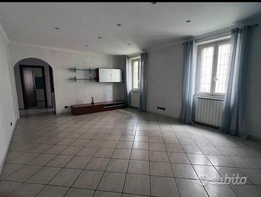 MONTEROTONDO QUADRILOCALE ARREDATO Con BALCONE - Photo 1