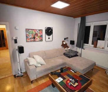 Gepflegtes Einfamilienhaus mit Wintergarten und großem Garten in ru... - Foto 1