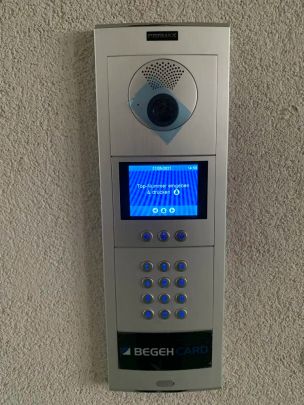 Charmante 3-Zimmer-Wohnung mit großzügiger Loggia in ruhiger Lage | NAHE U3 - Photo 1