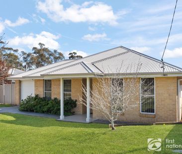 3 BEDROOM 2 BATHROOM FULLY FURNISHED HOME - Photo 1