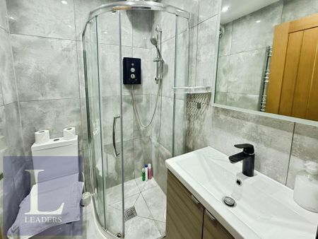 2 bedroom apartment to rent - Photo 5