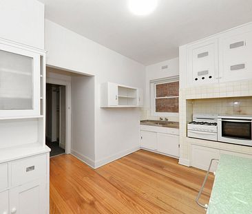 1/32 Vautier Street, Elwood VIC 3184 - Photo 3