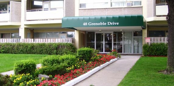 48 Grenoble Drive - Photo 2