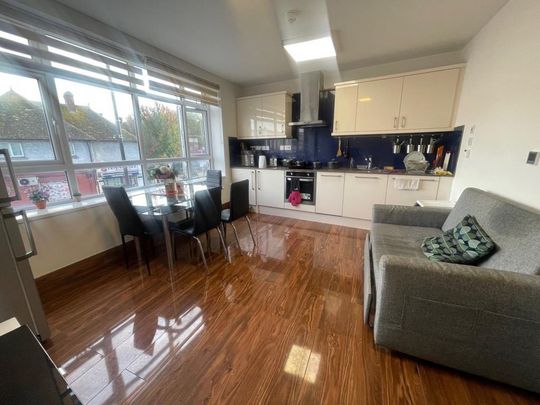 Studio to rent - Photo 1