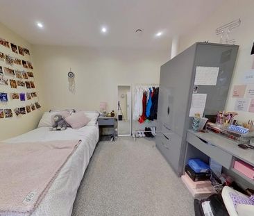 5 bedroom flat to rent - Photo 2