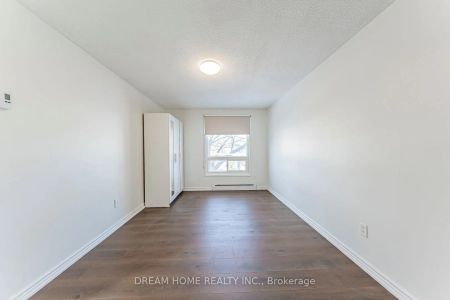 22 Hazelglen Court #Upper level - Photo 5