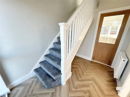 2 bedroom semi-detached house to rent - Photo 2