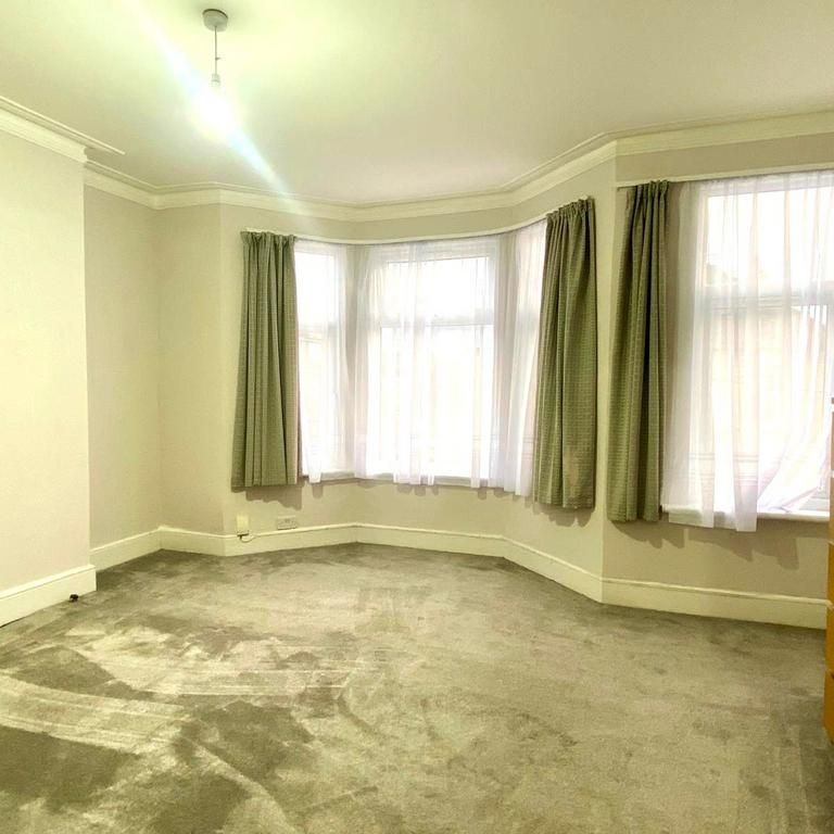 4 bedroom terraced house to rent - Photo 1