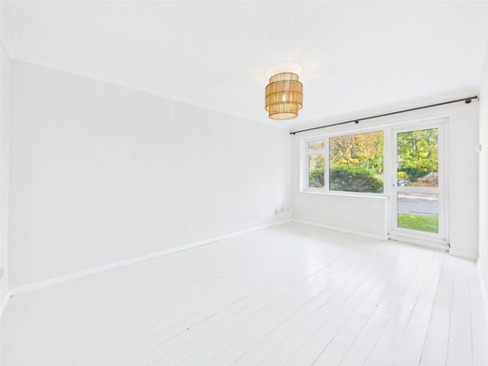 Elton Close, Hampton Wick, KT1, Kingston Upon Thames - Photo 1