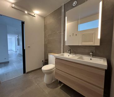 Location Appartement 4 pièces 93m² CHAMBERY 73000 - Photo 6