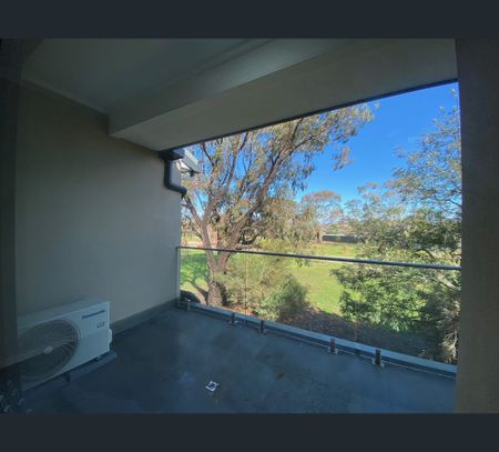 2/75 Silvereye Crescent, Werribee, Vic 3030 - Photo 2