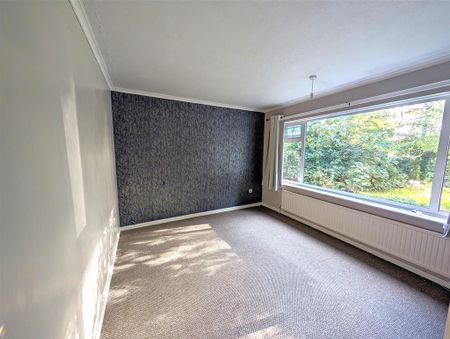 3 bedroom detached bungalow to rent - Photo 3