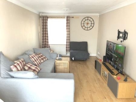 LEE CHAPEL NORTH, BASILDON - Photo 2