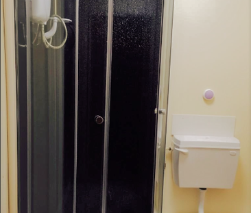 5 bedroom end of terrace house to rent - Photo 4