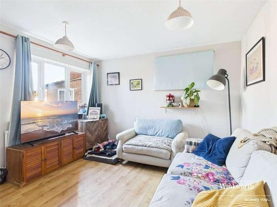 Walton Way, Newbury, Berkshire, RG14 - Photo 1