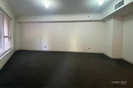 ENJOY ABSOLUTE CONVENIENCE WITH CIRCULAR QUAY LOCATION | Unfurnished - Photo 2